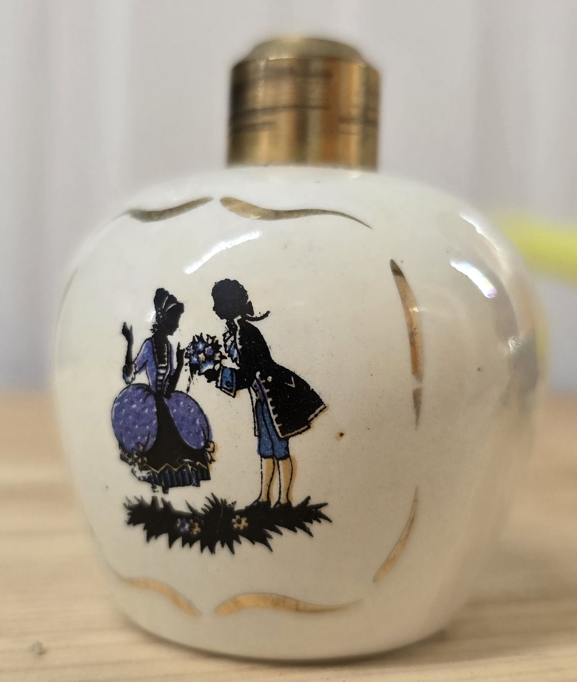Alle Dekorationen: Flacon ancien miniature, décor galant, collection – Gebraucht aus Genève von Alexd8