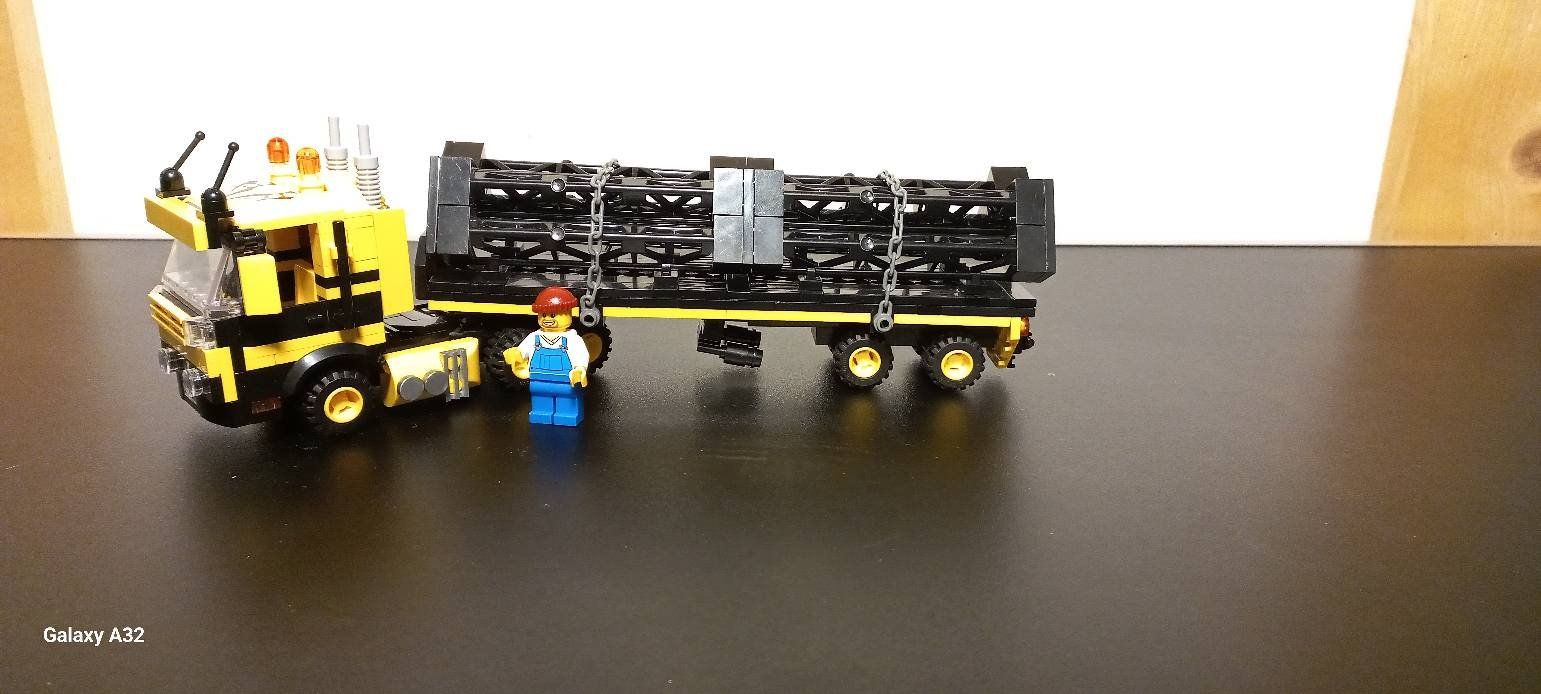 Lego Giocattoli: Le camion de transport Lego – Usato da La tour de treme venduto da Legocreation82