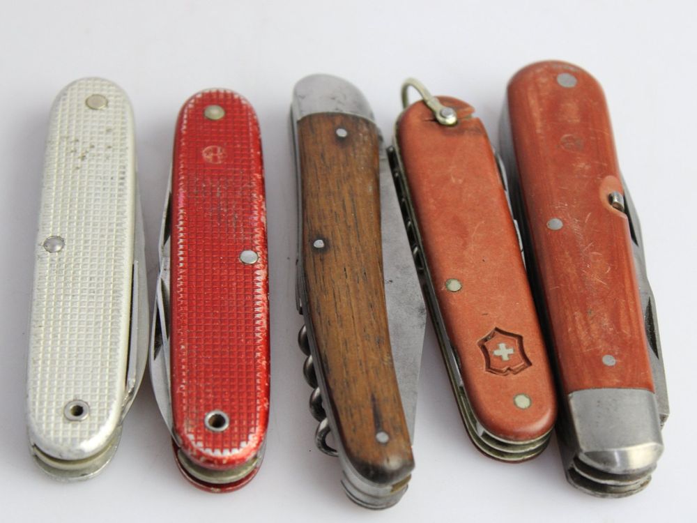 5 Schweizer Sackmesser (Gebraucht) in Volketswil für CHF 282 – mit ...