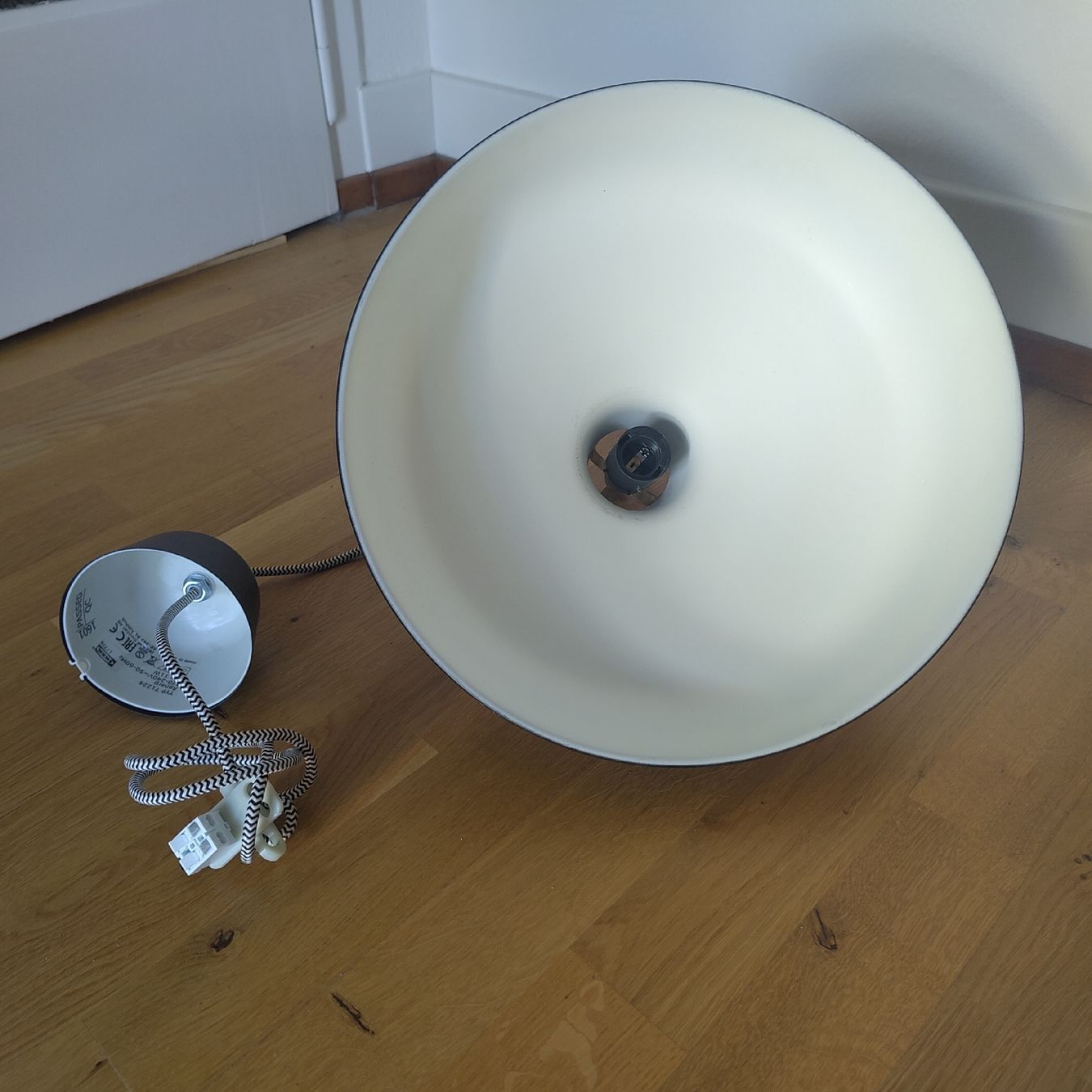 Ikea Lampadari & plafoniere: Schwarze Hängelampe Industrial Look – Usato da Bern venduto da clr_g2rj 1