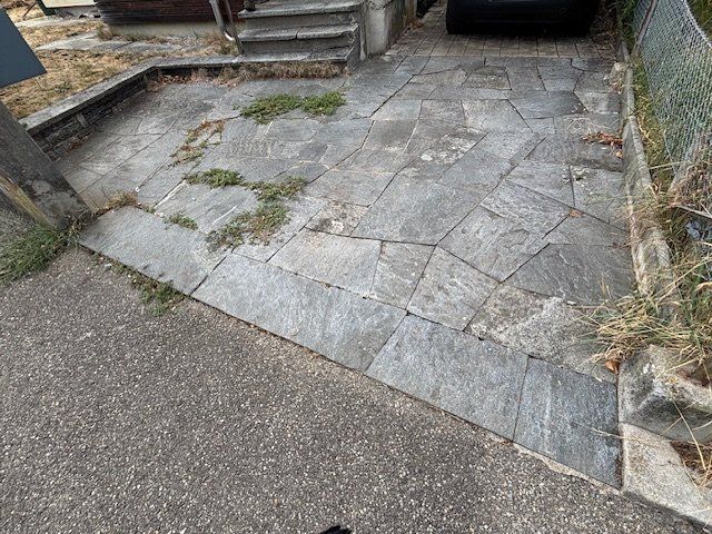 Pierres & tuiles: Gartenplatten Maggia Granit – D'occasion à Trimbach par nmr 1