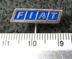 FIAT AUTO LOGO GEPRÄGT VINTAGE ANSTECKNADEL ABZEICHEN