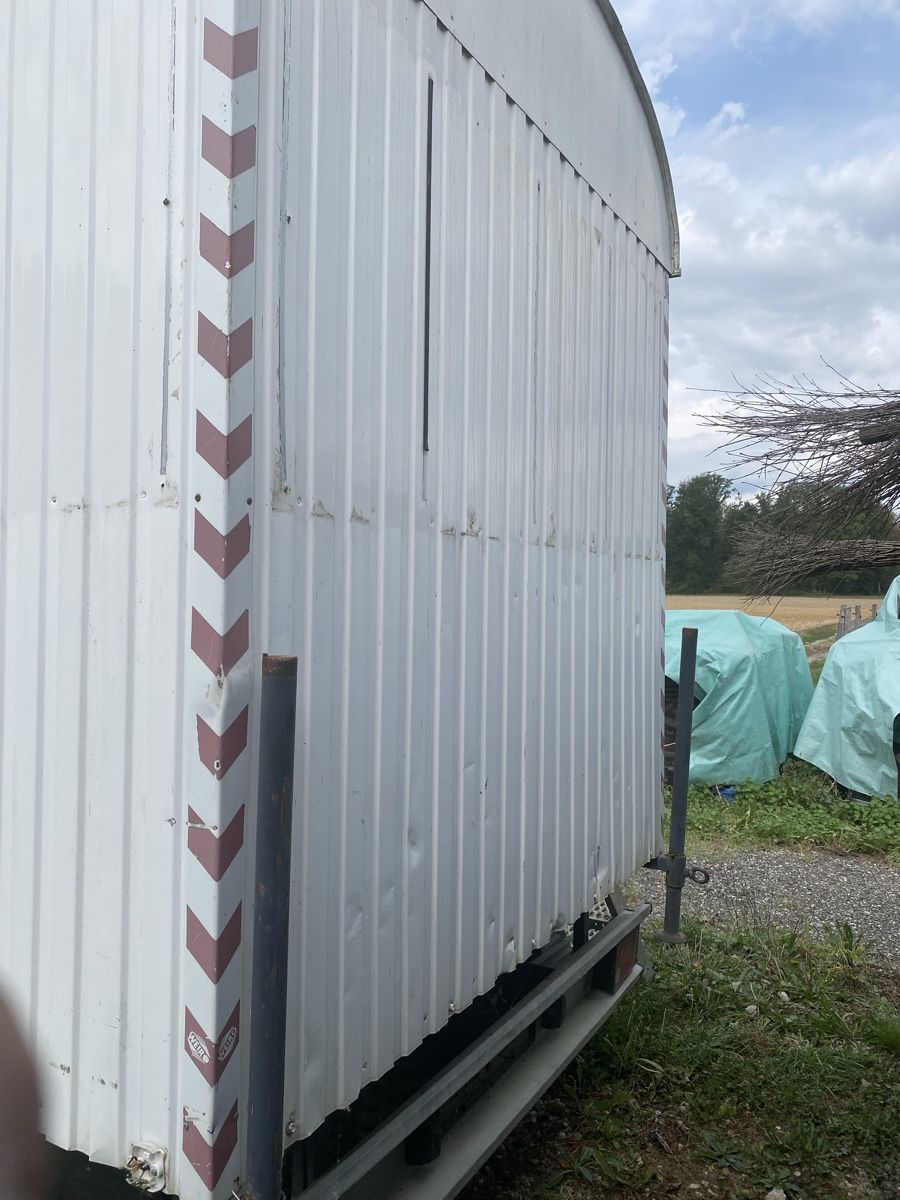 Rimorchi: Bauwagen/Mannschaftswagen – Usato da Oberönz venduto da formholz 2