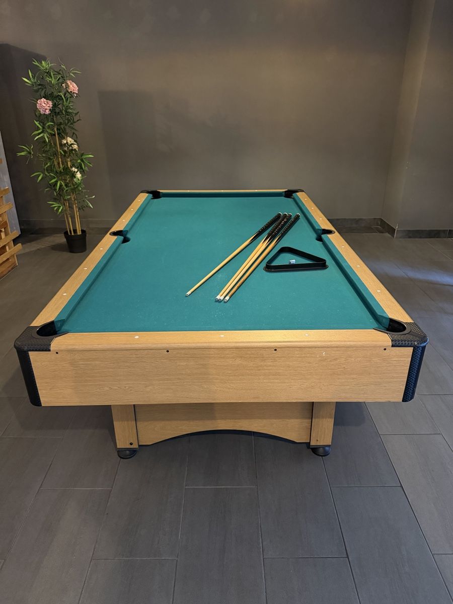 Tables de billard: Billiard Table with Accessories Good Condition – D'occasion à Interlaken par Suleika.Kummer 3