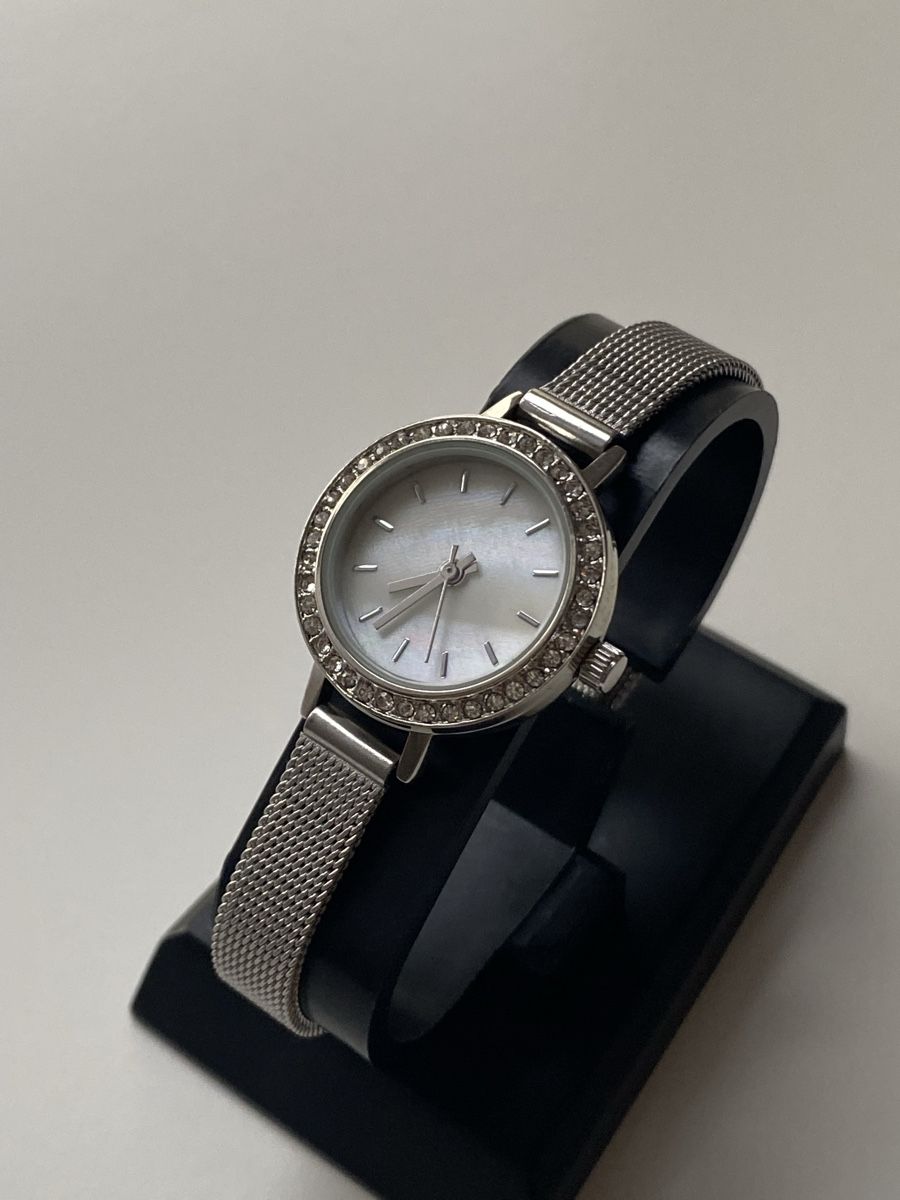 Orologi: Marc Everly Silberne Kleine Damen Uhr – Nuovo (secondo la descrizione) da Givisiez venduto da dor_xb9k