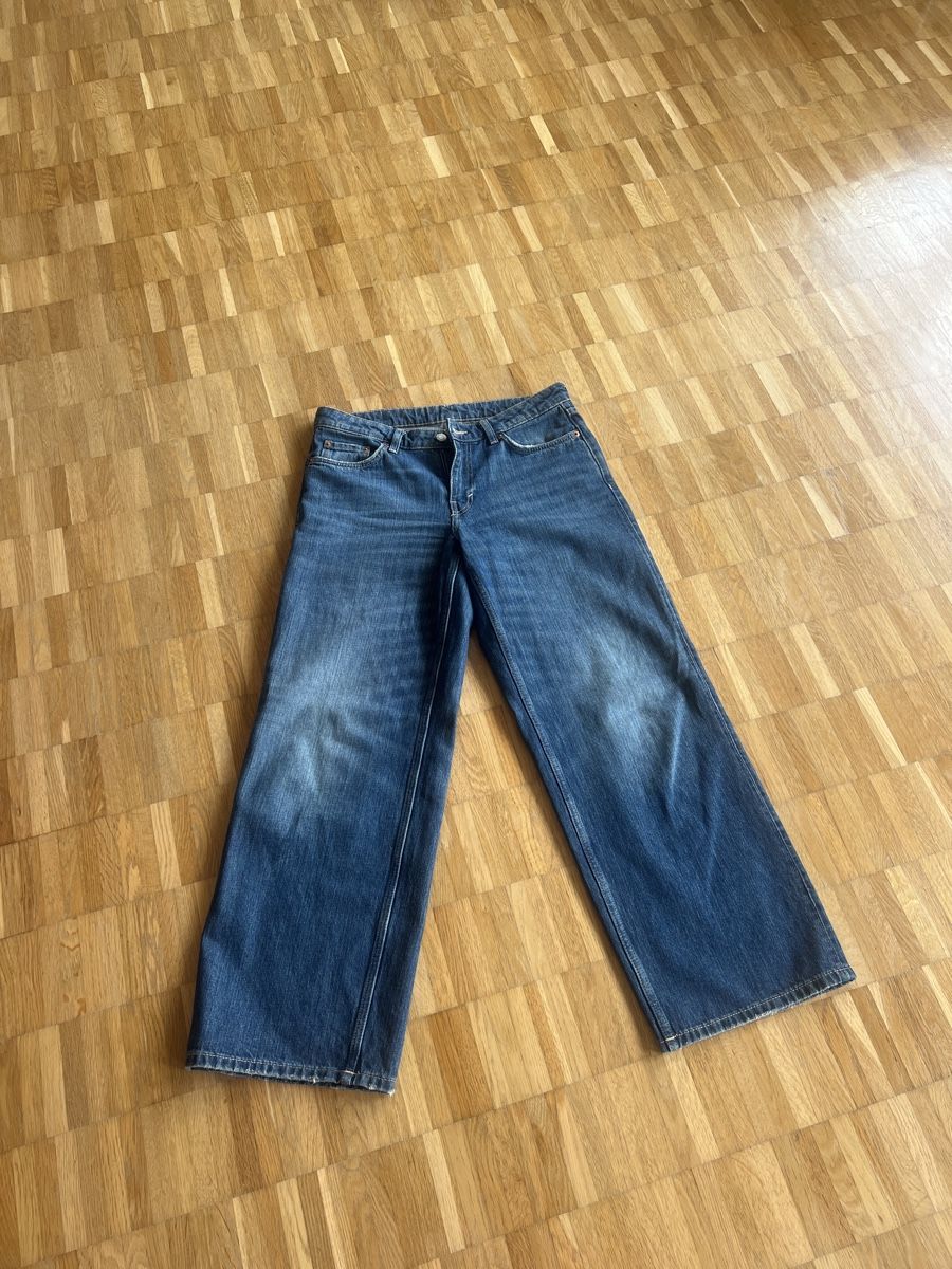 Weekday Jeans: Weekday Ample Loose Jeans W28 L30 – Nuovo (secondo la descrizione) da Zürich venduto da mrck