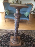 Gedrechselte Säule