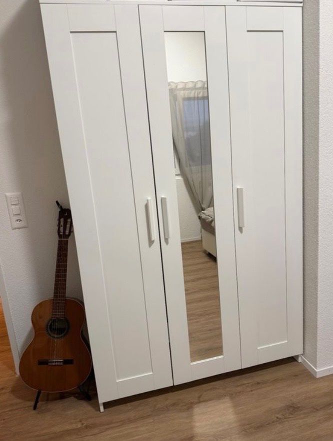 Ikea Armadi: Kleiderschrank weiss Ikea – Usato da Oppikon venduto da jur_h26w