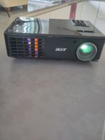 Acer X110 3D Beamer mit Netzkabel, VGA Kabel, Fernbedienung