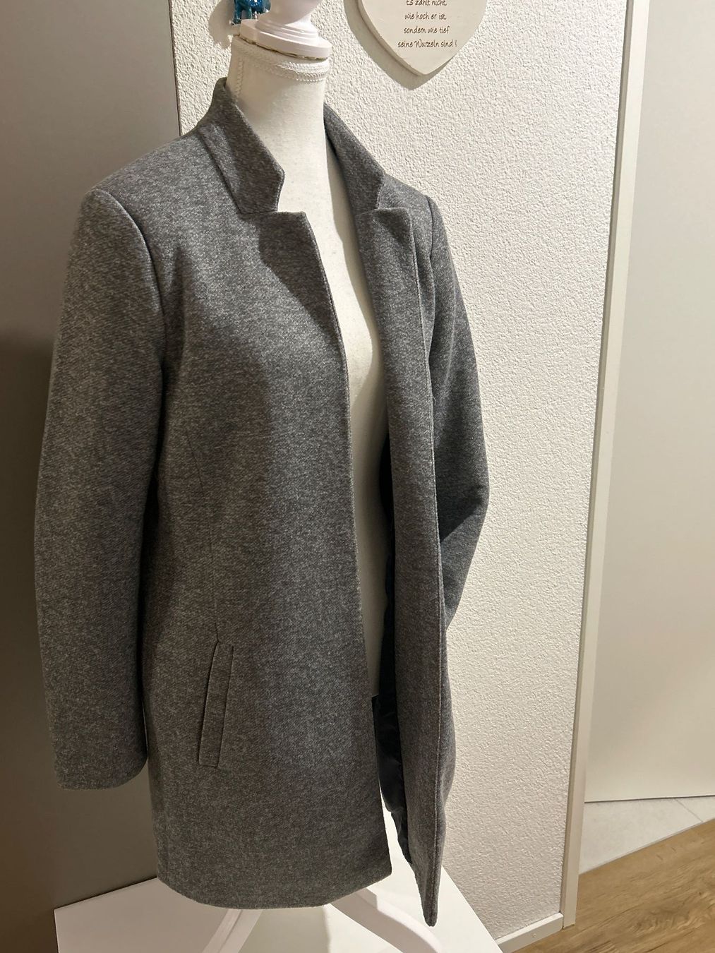 Only Cappotti: ONLY  Kurz - Mantel -Light Grey Melange Gr. M – Nuovo (secondo la descrizione) da Brunnen venduto da Nala2929 1