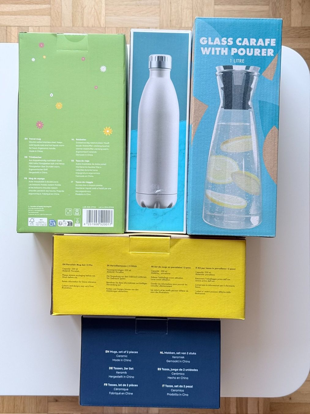 Altro in Stoviglie & Bicchieri: 2x Water Bottles + 6x Cups – Nuovo e nell'imballaggio originale da Epalinges venduto da Lily2006 2