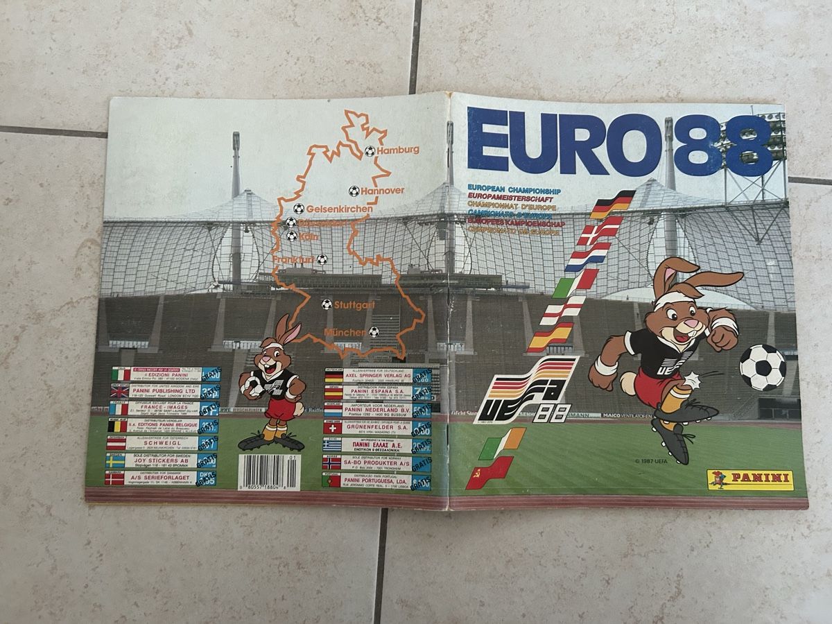 Panini Alben: Panini Euro 1988 komplett – Gebraucht aus Binningen von Flagello