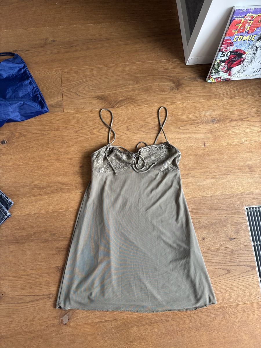Pull&Bear Kleider: Olivgrünes Sommerkleid von Pull&Bear (S) – Gebraucht aus Männedorf von giu_wm6d