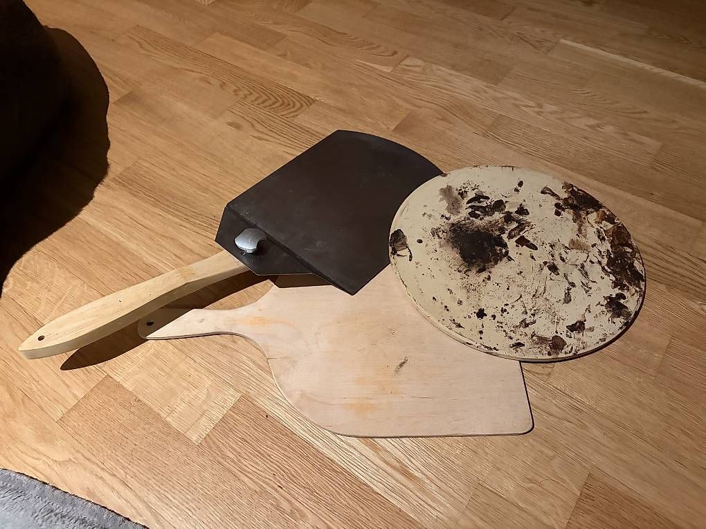 Elettrodomestici da cucina: Pizzastein mit Zubehör  – Usato da Zürich venduto da Sandraastoll