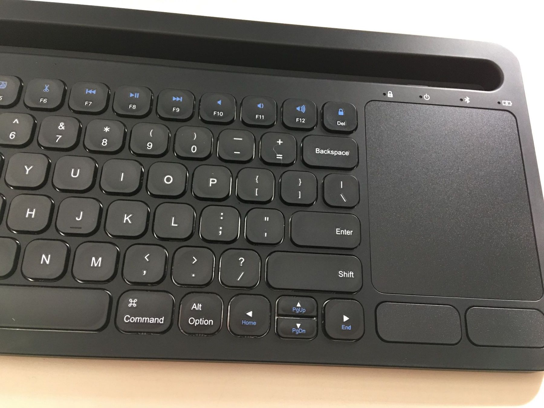 Tastiere: Cradle Wireless Keyboard: Neuwertig & Praktisch! – Usato da Olten venduto da ELHANDEL 3