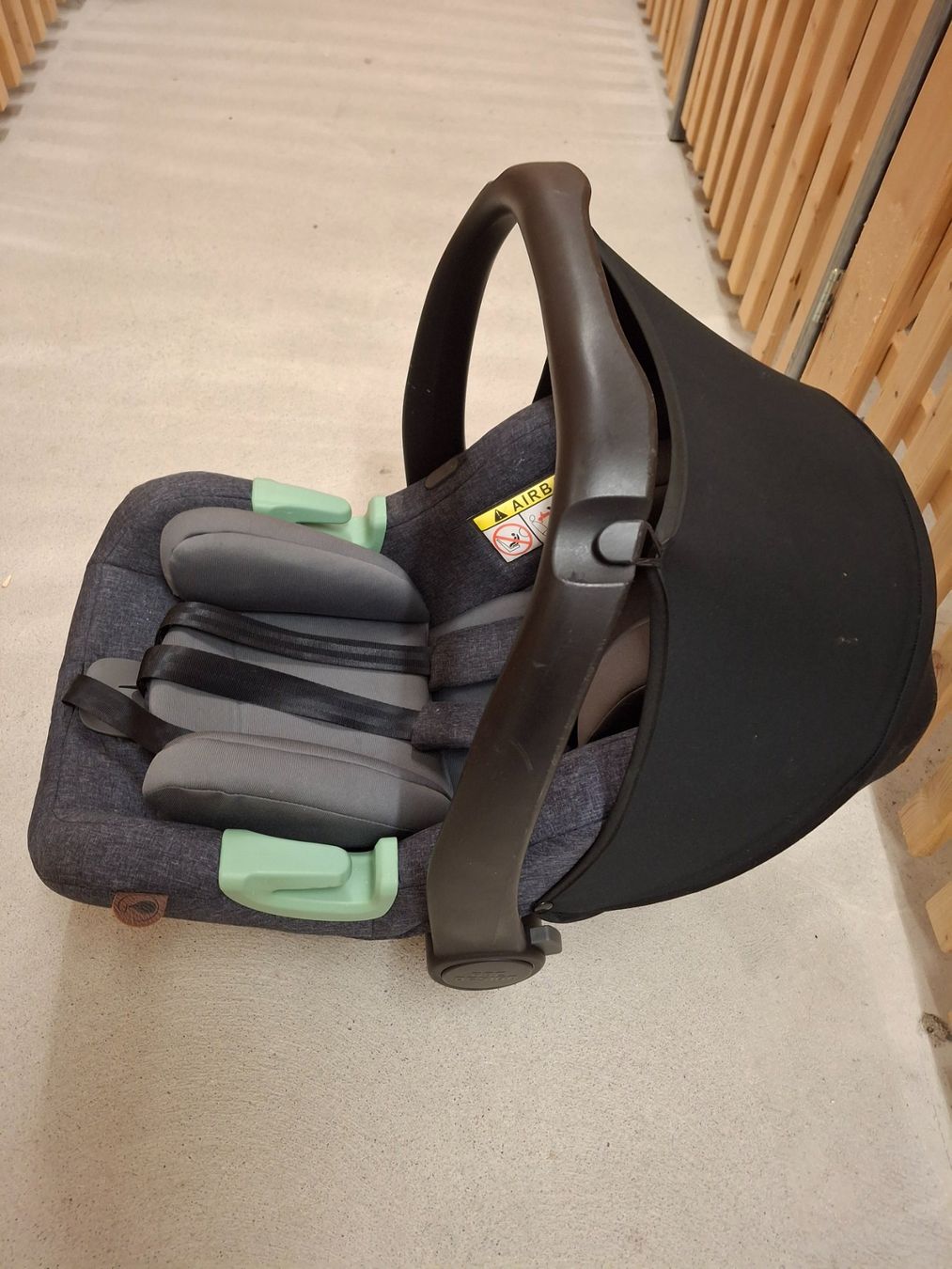 Seggiolini per auto: Kinder Autositz bis 6 Monaten – Usato da Zürich venduto da ale_79fk 1