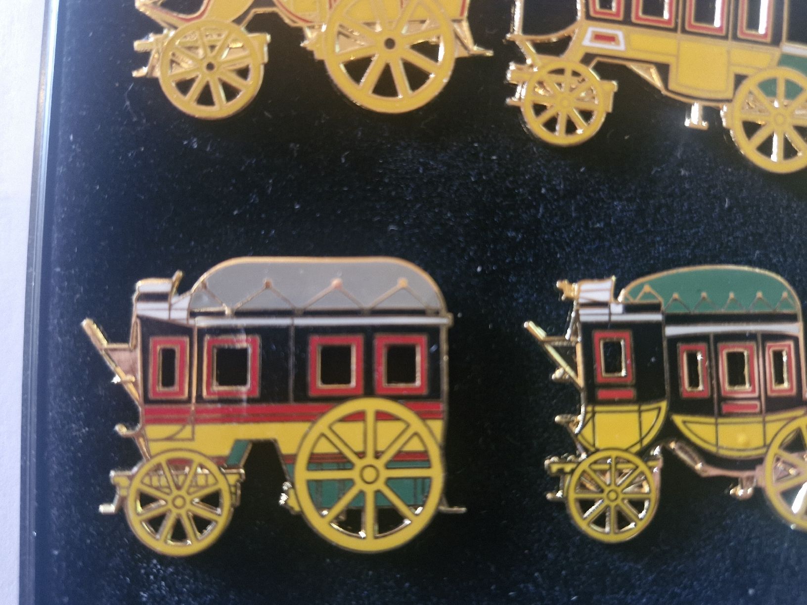Plaketten & Abzeichen: Pins Kutsche, 6 Stk., Top Zustand, Sammlerstücke  – Gebraucht aus Grenchen von 170 3