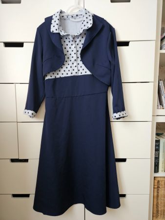 Swingkleid mit Jäckchen Blau mit Punkten, Gr.38