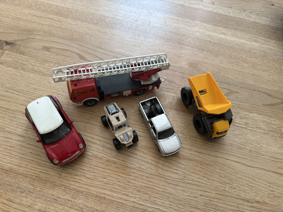 Spielzeuge: Spielzeugautos – Gebraucht aus Sirnach von sbe_pf8v