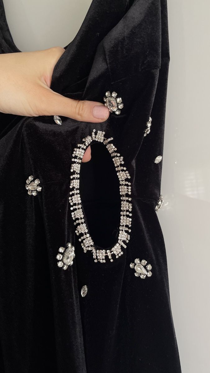 Zara Robes: Zara Samtkleid Schwarz – Neuf (Voir description) à Lausen par sim_hgp6 2