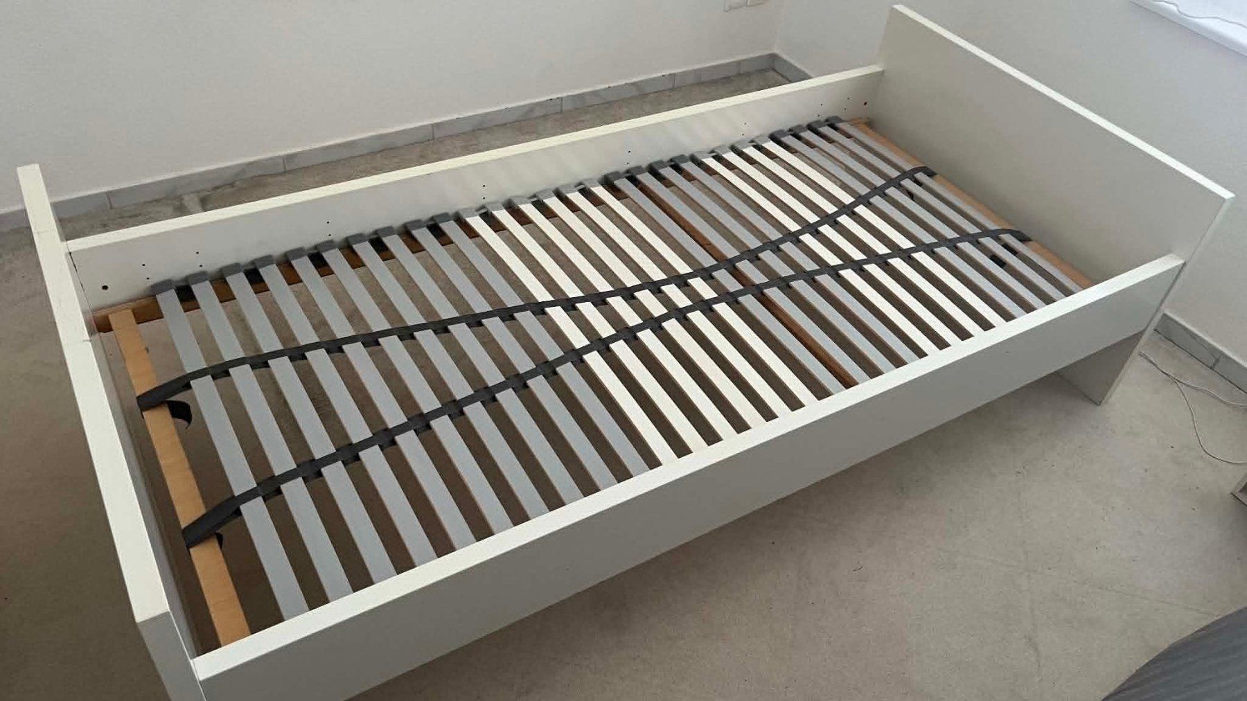 Ikea Letti: Ikea Bett mit Lattenrost und Matratze – Usato da Uster venduto da hsh9 1