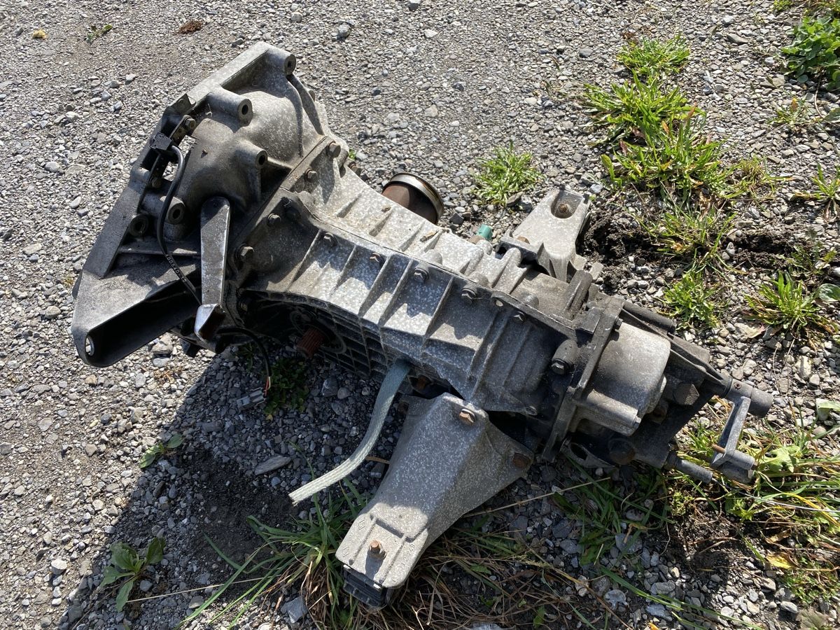 Renault Tutti pezzi di ricambio auto: Renault 21 Getriebe NG9 000 – Difettoso da Unteriberg venduto da gia_fbf9