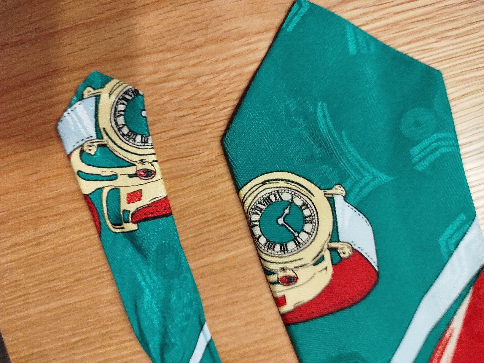 Cravatte: cravate vintage montre – Usato da Genève venduto da Octo-puces 2