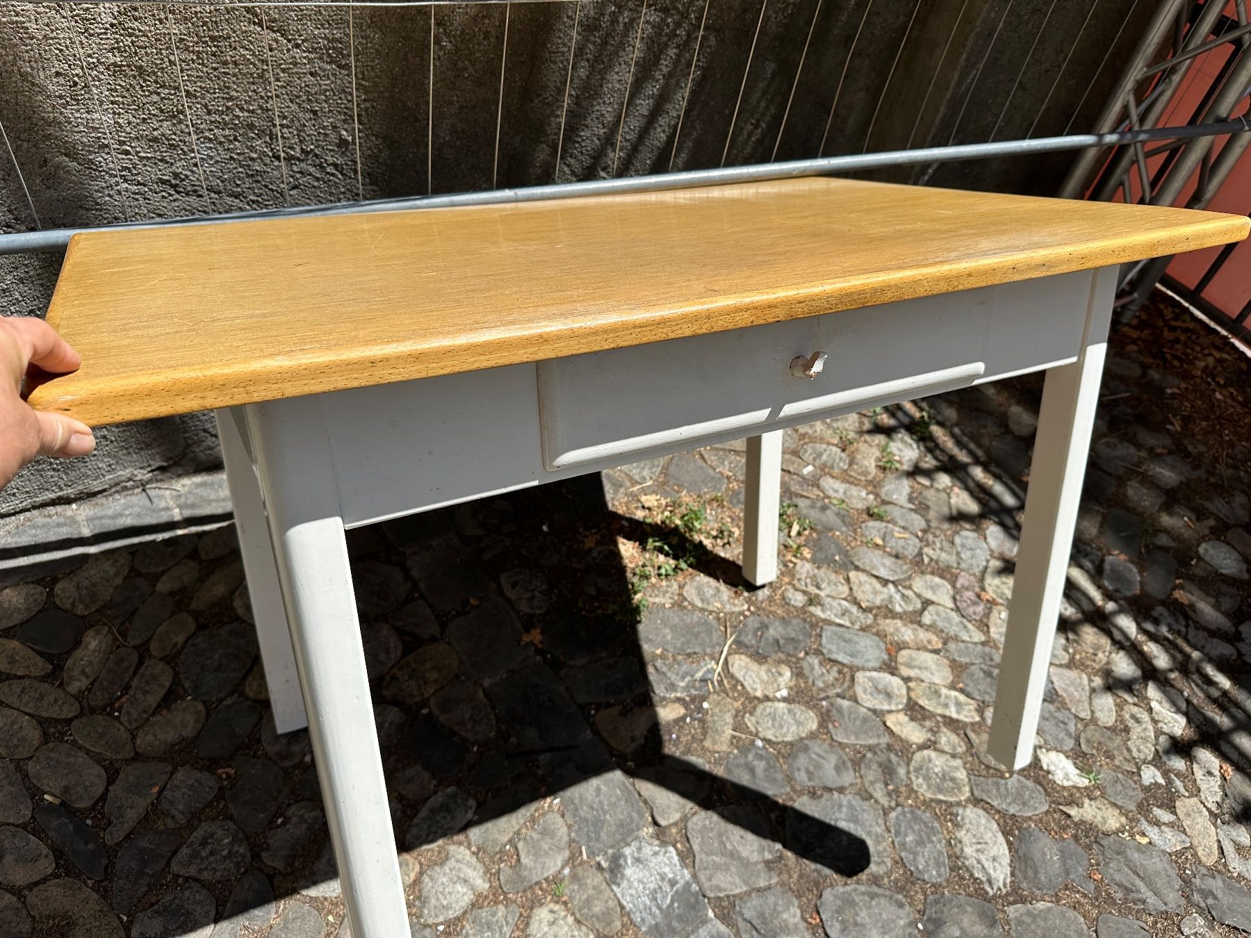Tables: Holztisch mit Schublade – D'occasion à Zürich par atlantis77 4