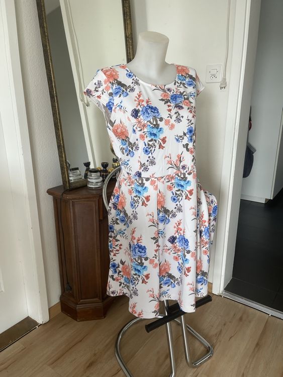 Jolie robe 38/40 Laura kent comme neuve (Neuf (Voir description)) à ...