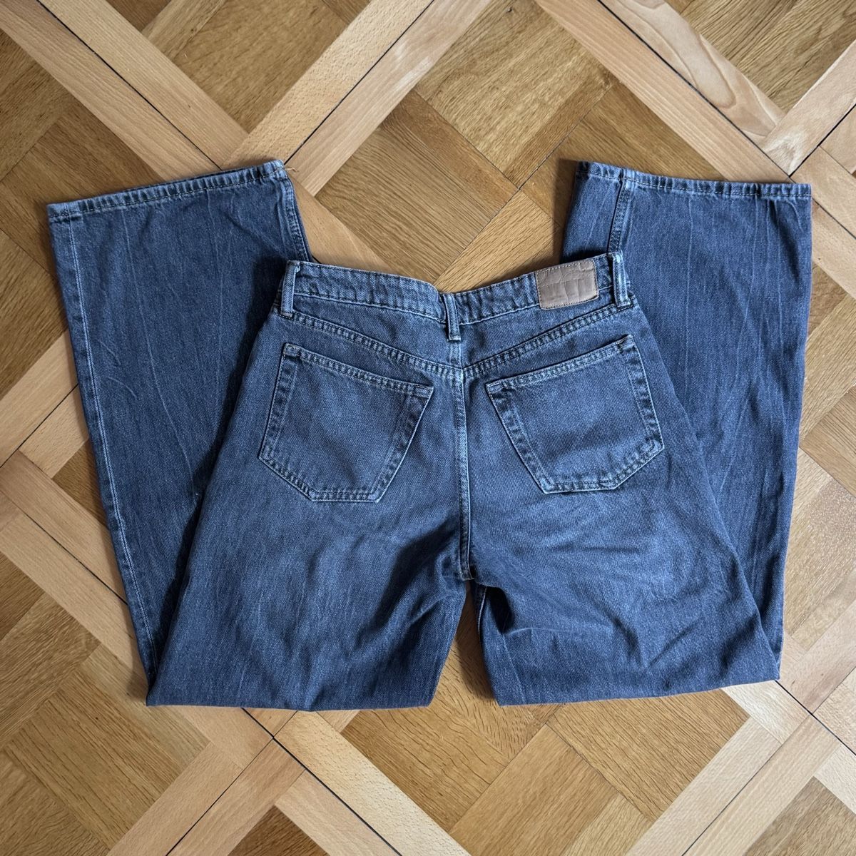 Weekday Jeans: Weekday Jeans Ample Low Loose W27 L34 grey – Gebraucht aus solothurn von mil_ja.t 6
