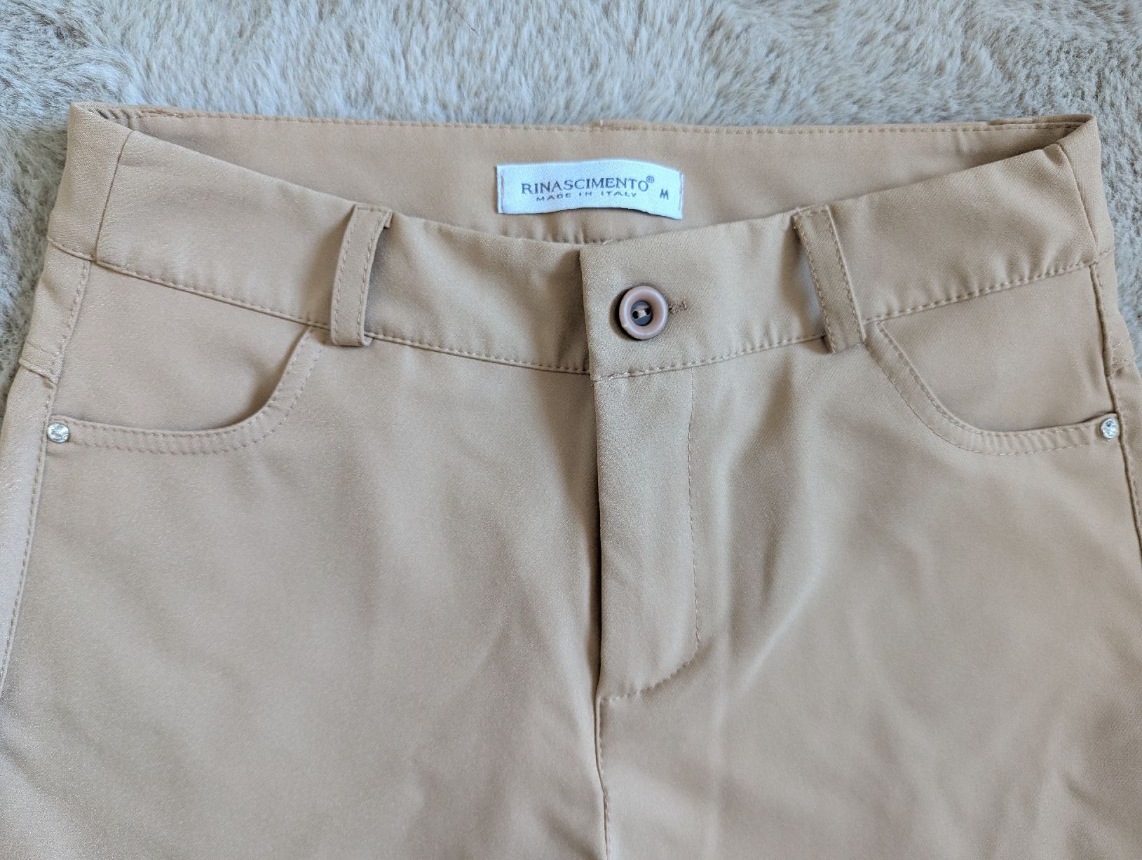 Pantaloni: pantalon marque rinascimento M – Nuovo (secondo la descrizione) da Montreux venduto da dem_gyt9 1