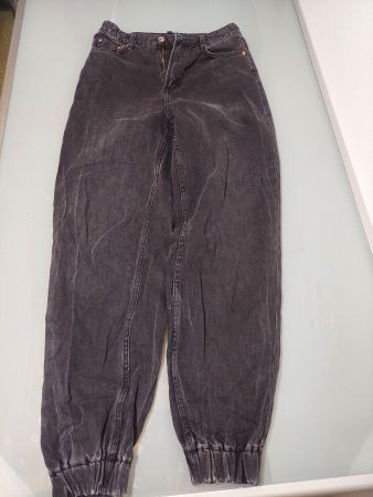 schwarze Jeans