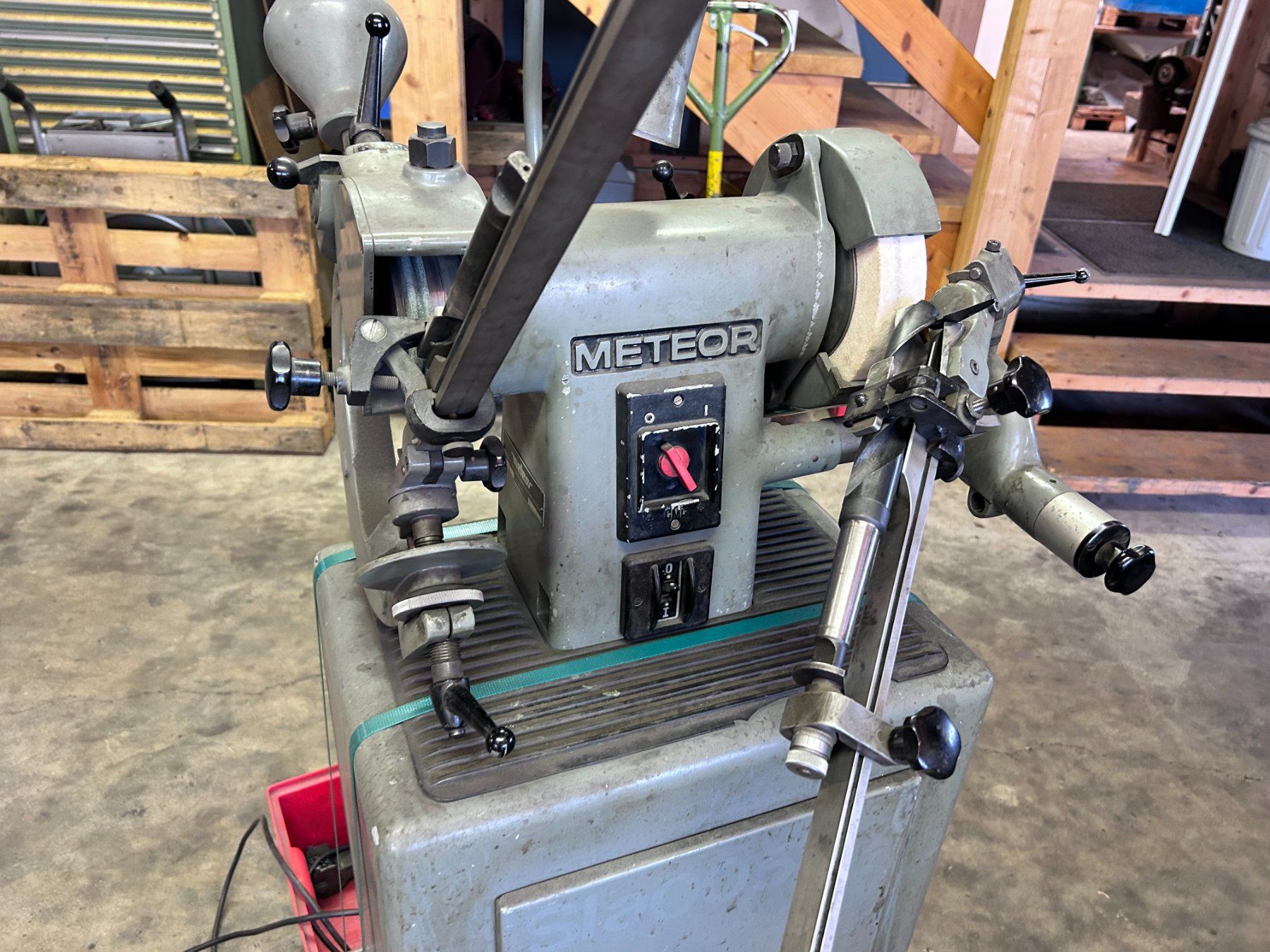 Toutes les machines: METEOR Bohrerschleifmaschine – D'occasion à Münchenstein par fransch 3