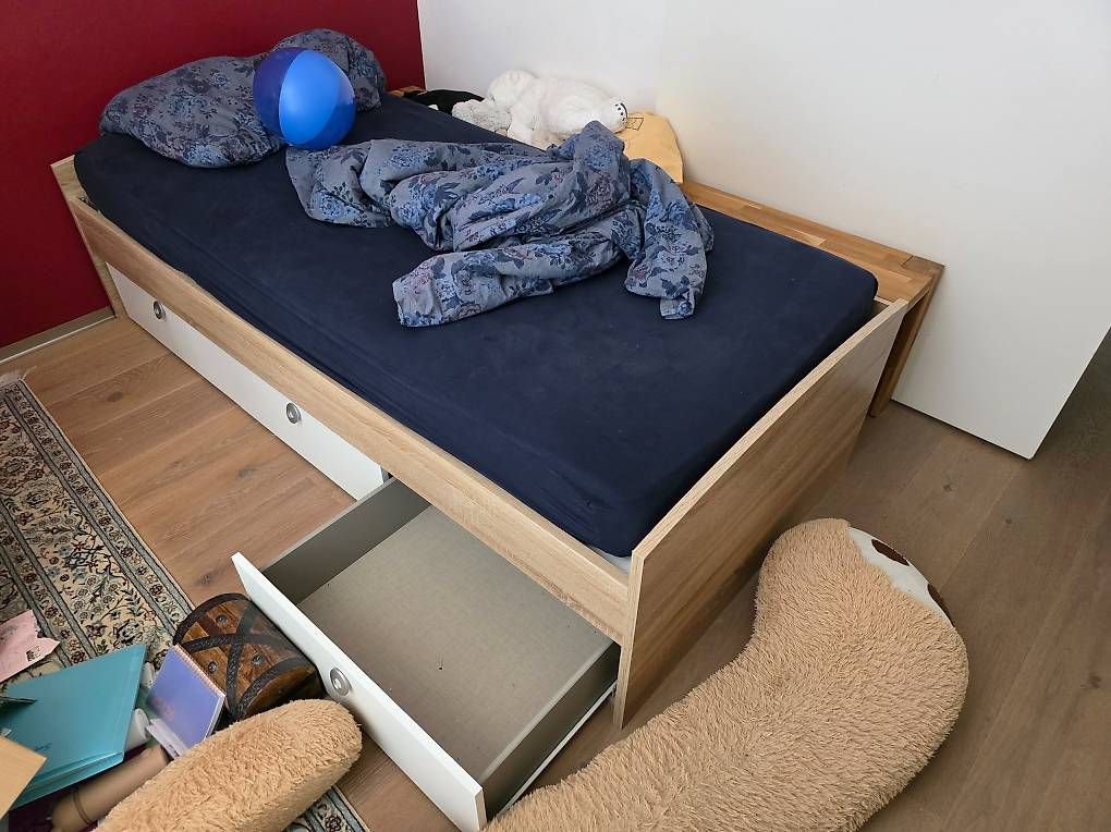 Betten: Bett mit 3 Schubladen 95x205 – Gebraucht aus Bern von viva_gracias