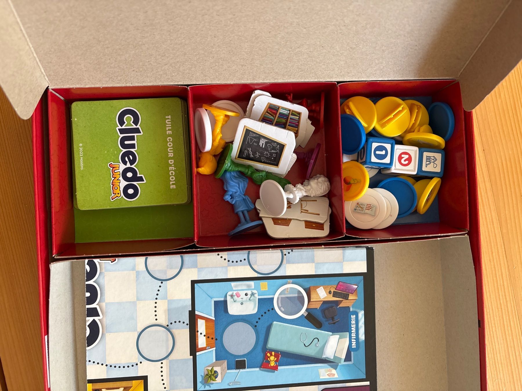 Hasbro Giochi: Cluedo junior dès 4 ans – Usato da La Chaux-de-Fonds venduto da nabl84 3