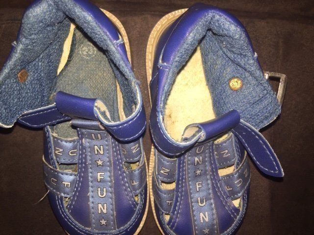 Scarpe per ragazzi: Ab 1.- Sandalen Grösse 23 – Usato da Emmen venduto da Aribini 3