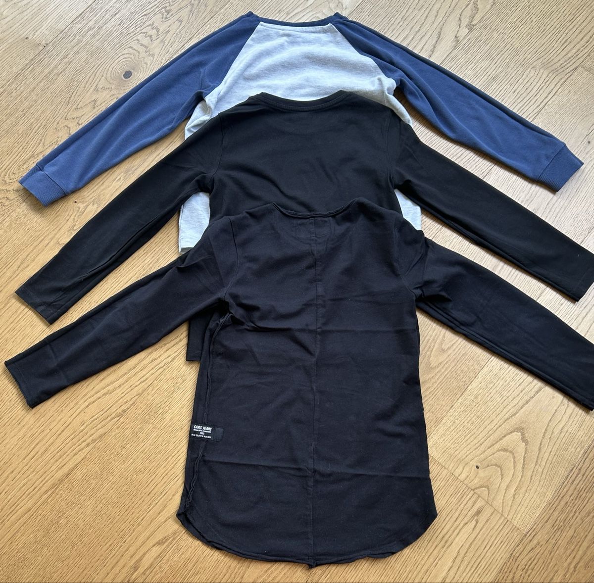 Kleiderpakete & -sets: Shirts Gr.122/128 – Gebraucht aus Rothrist von szc_9dg5 1