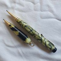 Sheaffer bébé et un autre modèle de qualité critériums en no