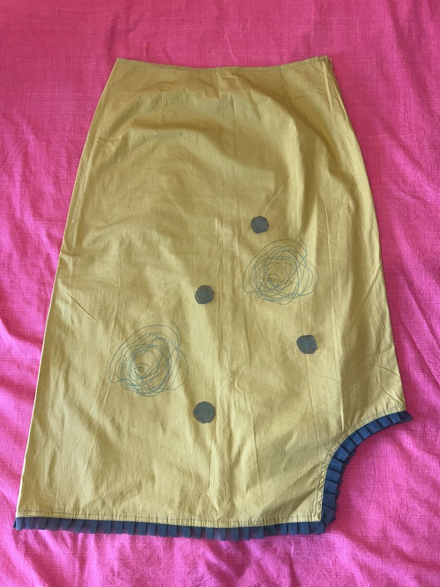 Jupes: Jupe NID D'ABEILLE T1 occasion – D'occasion à Geneveys-Coffrane par h3ll0punky