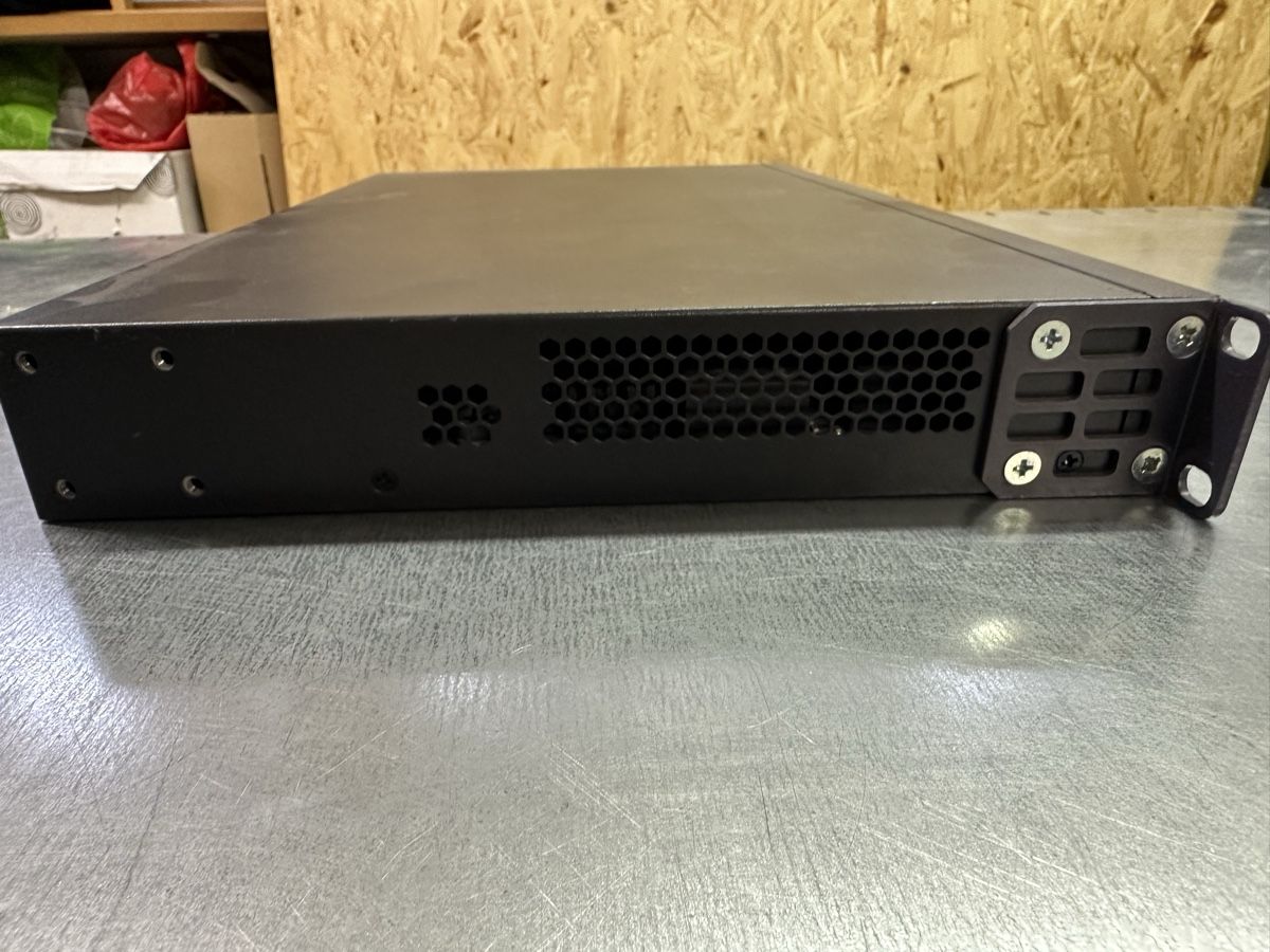 Hewlett Packard Hub & Switch: 3Com Baseline Switch 2952 SFP Plus 48 Port Switch – Usato da Luzern venduto da FrankGroebel 1