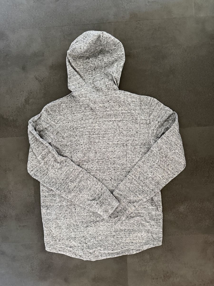 Under Armour Pullover & Sweatshirts: Under Armour Hoodie Gr. M  – Gebraucht aus Solothurn von ced_xk7l 2