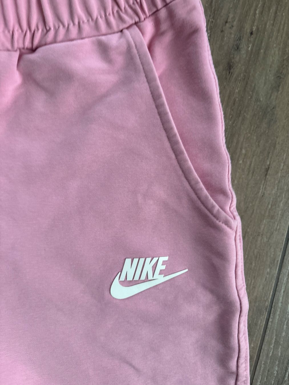 Nike Pantaloni: 148-152_Shorts – Usato da St-George venduto da elena27 1