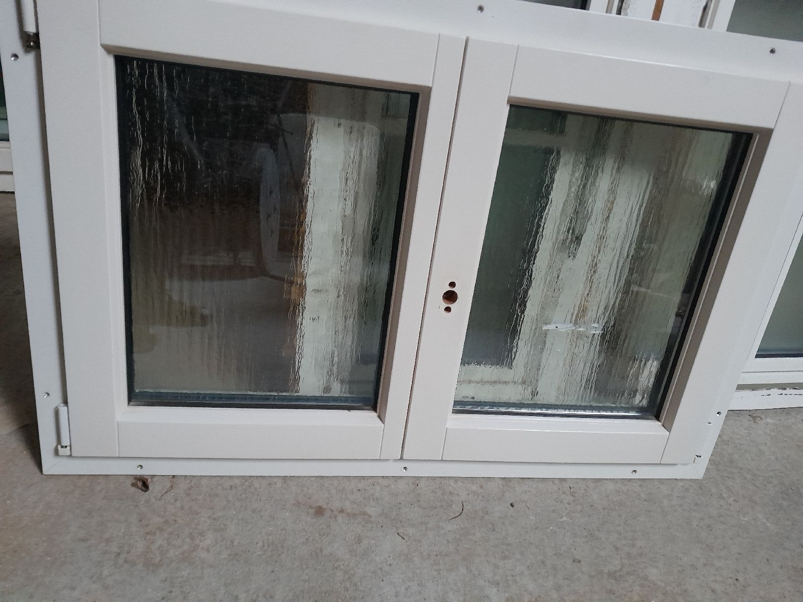 Fenêtres: Fenster – D'occasion à Marbach LU par san_8kt5