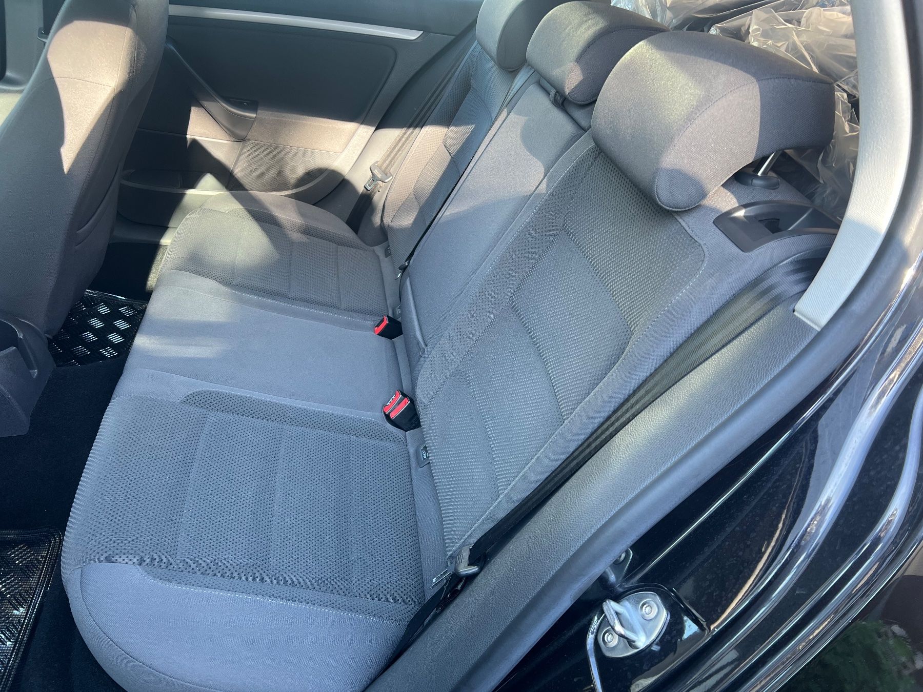VW Automobili: VW GOLF 2.0TDI 4MOTION AB MFK 1.Hand – Usato da Lichtensteig venduto da elektronik-service 5