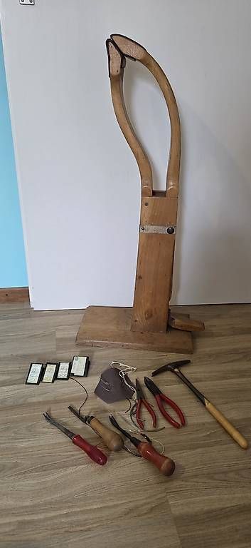 Sattler Alle Werkzeuge: Sattlerbock/ Nährössli – Gebraucht aus Full-Reuenthal von kra_zxj2