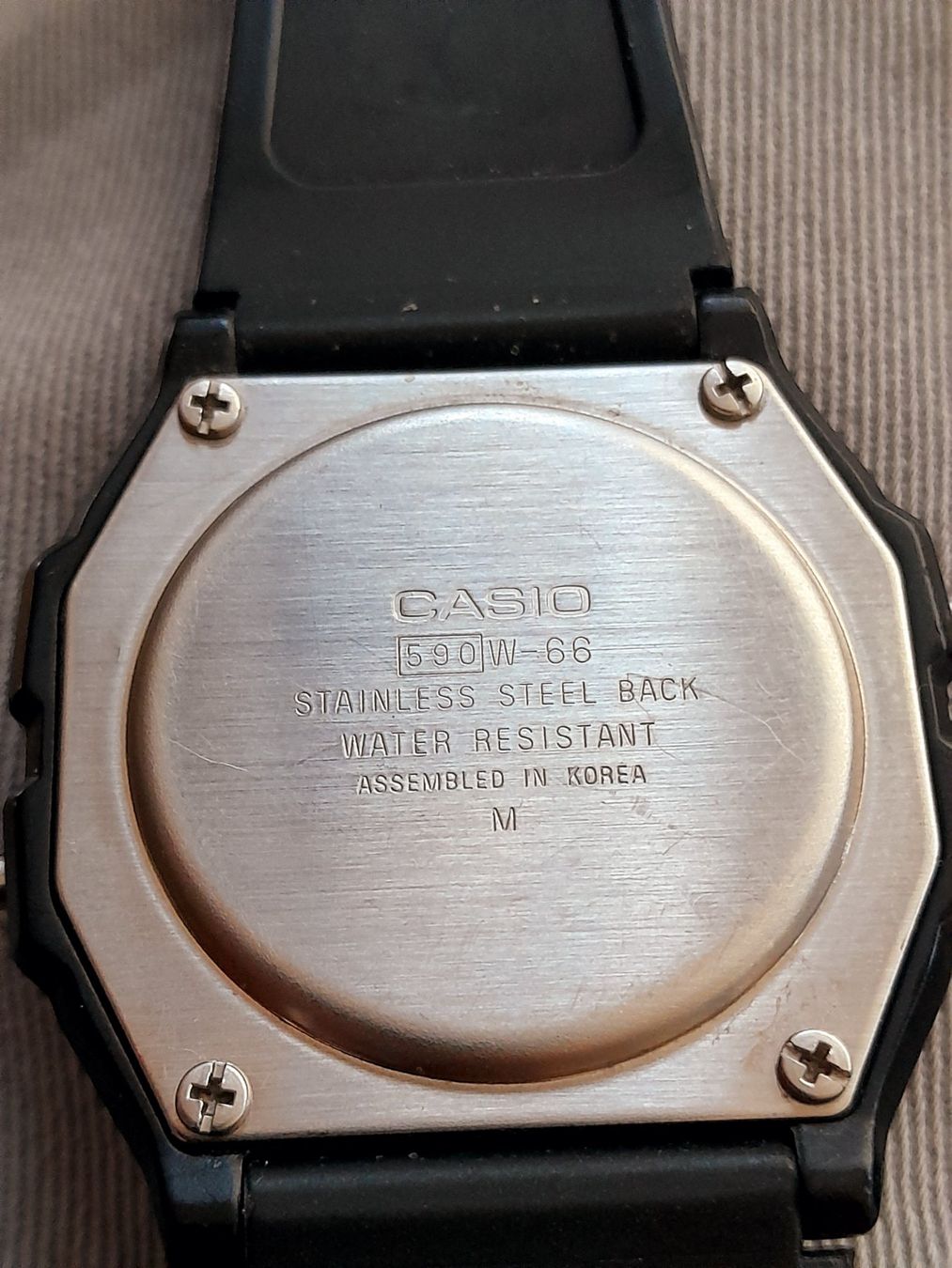 Casio Montres: Casio montre 590w-66 – D'occasion à Genève par dinko999 2