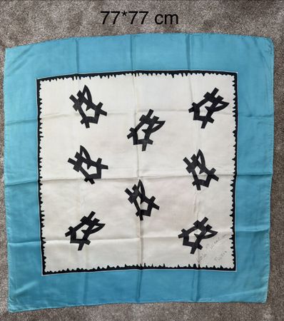 Foulard soie vintage 77x77 roulotté main