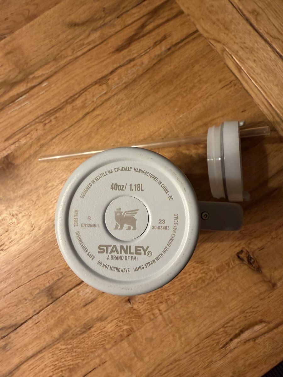 Stanley Gourdes & Thermos: Stanley Cup 1.18L hellgrau – D'occasion à Forch par mtor83 4
