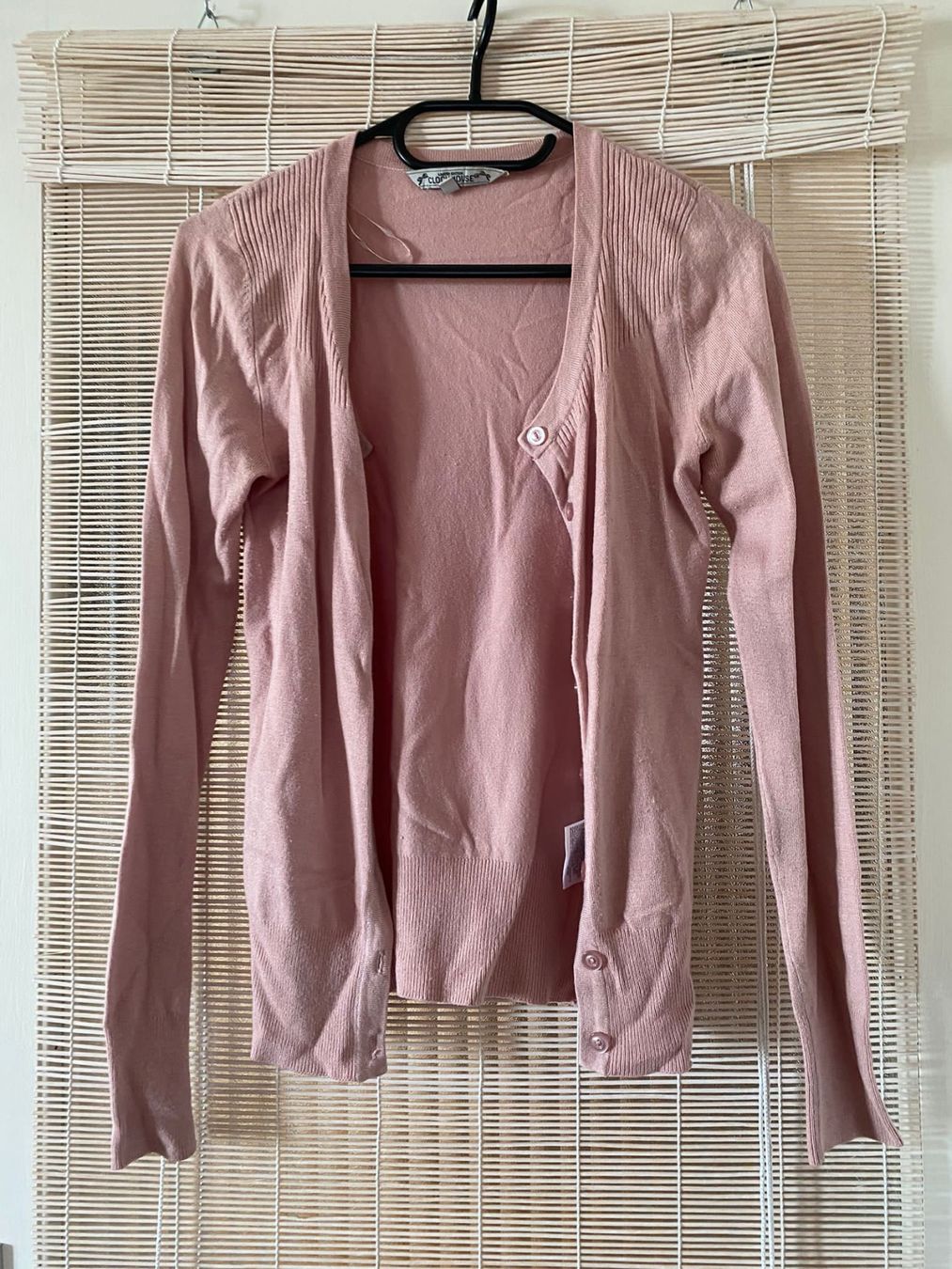 Autres vêtements garçon: Cardigan rose – D'occasion à Montreux par iza_peche8