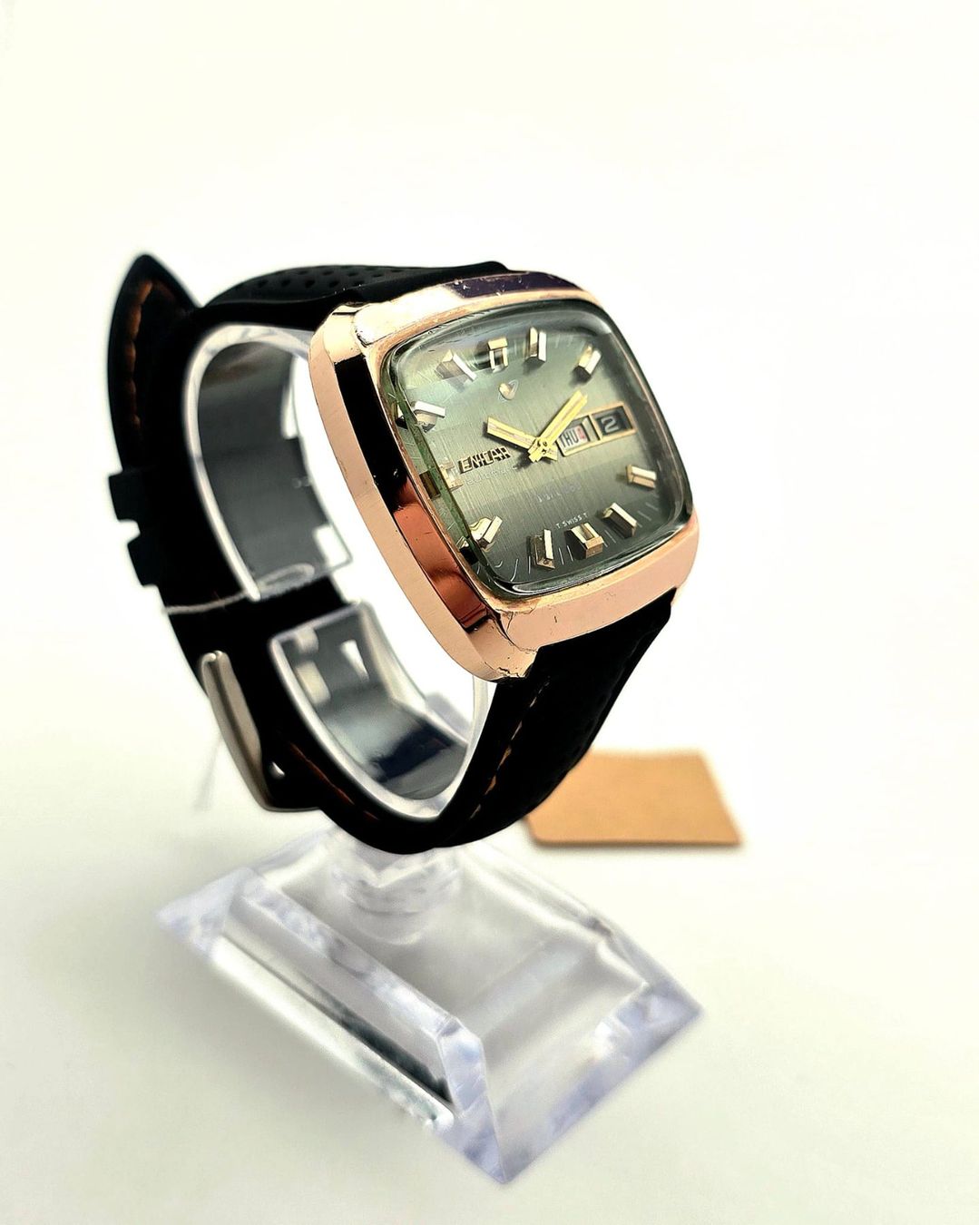 Omega Orologi: ENICAR AUTOMATIC DDM 260 DAY DOUBLE AND DATE CAL.AR 167-02- – Usato da Neftenbach venduto da Taschen-Uhren